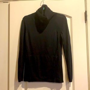 Lululemon turtleneck sweater size 4 black